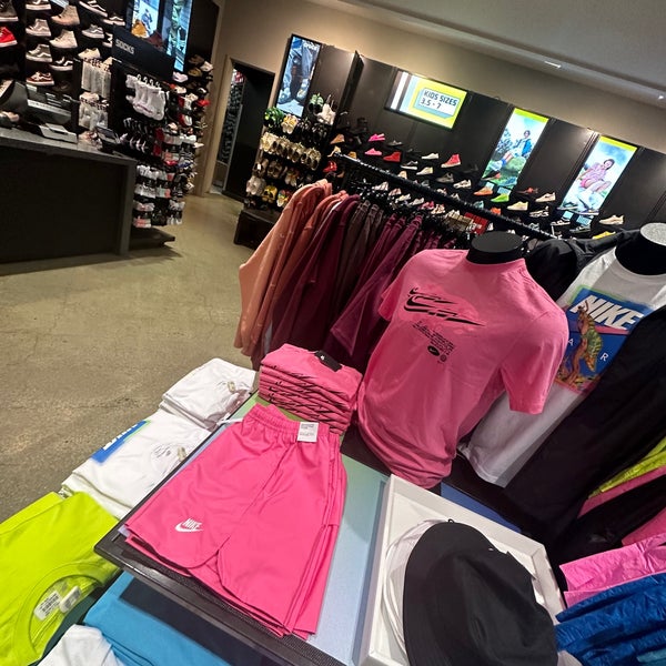 Foot Locker SoMa San Francisco, CA