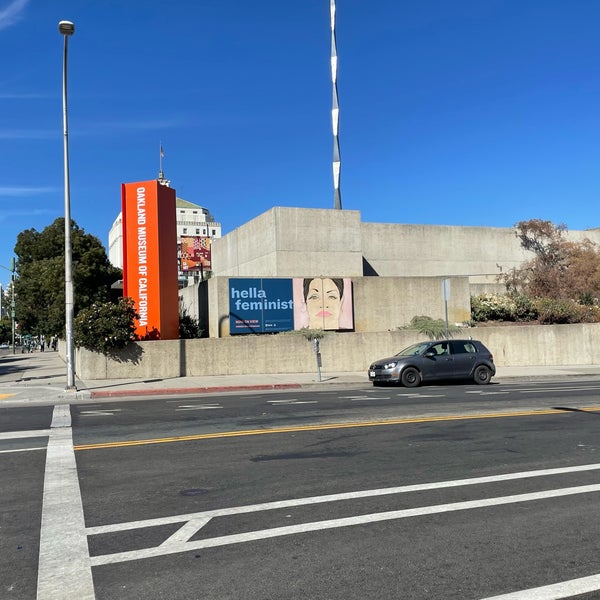 Foto tirada no(a) Oakland Museum of California por Blue H. em 8/11/2022