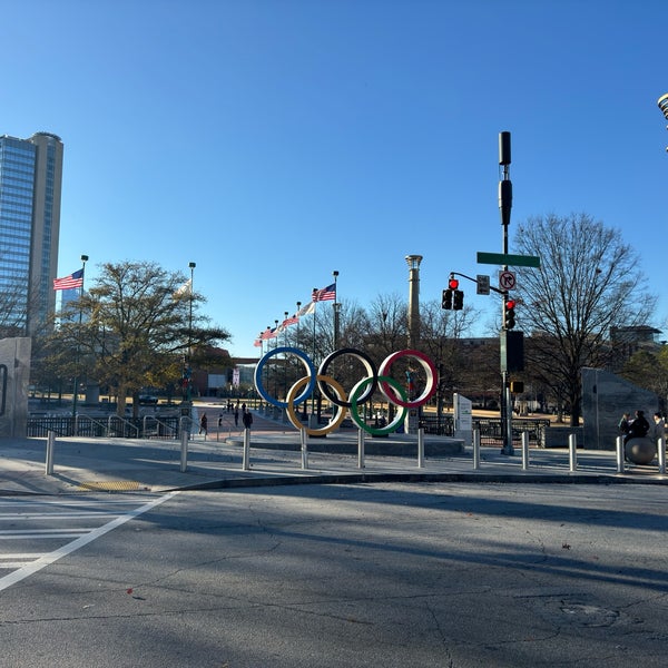 รูปภาพถ่ายที่ Centennial Olympic Park โดย Blue H. เมื่อ 12/18/2023