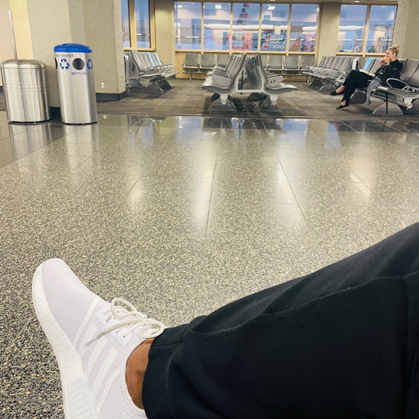 Alaska Airlines Ticket Counter Midway District 4 tips