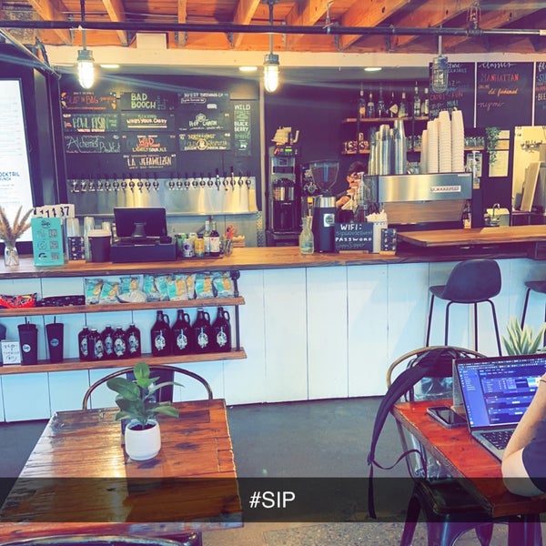 Foto scattata a Sip Coffee &amp; Beer House da ⚜️Faisal⚜️ il 5/15/2023