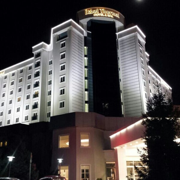 Das Foto wurde bei İkbal Thermal Hotel &amp; Spa von Eric am 11/14/2013 aufgenommen