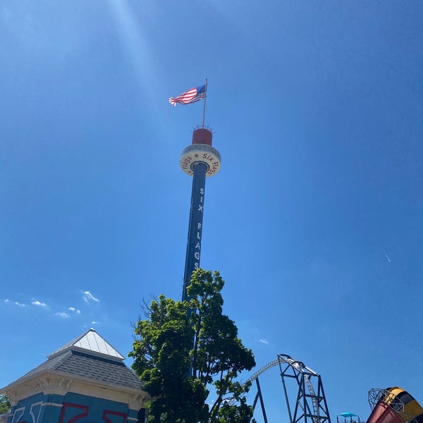 รูปภาพถ่ายที่ Six Flags Great America โดย Inlo เมื่อ 6/13/2021