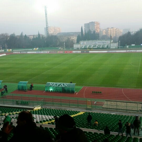 Das Foto wurde bei Стадион Берое (Beroe Stadium) von Ферджан А. am 12/6/2015 aufgenommen