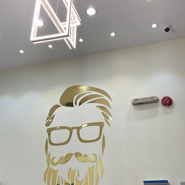 Foto diambil di Elegant Mustache Barber Shop ( B.1 ) Al-Malaqa oleh Abdulrahim. pada 8/2/2021