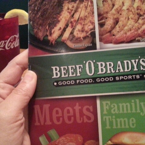 รูปภาพถ่ายที่ Beef &#39;O&#39; Brady&#39;s โดย Nancy H. เมื่อ 3/20/2013