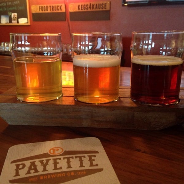 Foto tomada en Payette Brewing Company  por Nicole M. el 1/27/2015