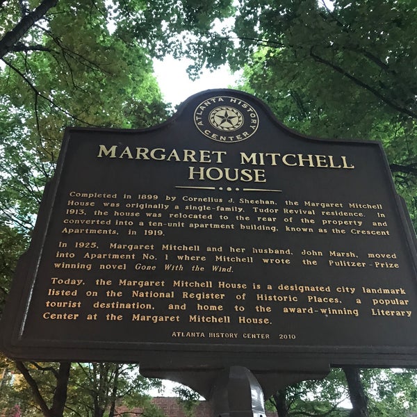 รูปภาพถ่ายที่ Margaret Mitchell House โดย Nicole M. เมื่อ 7/4/2017