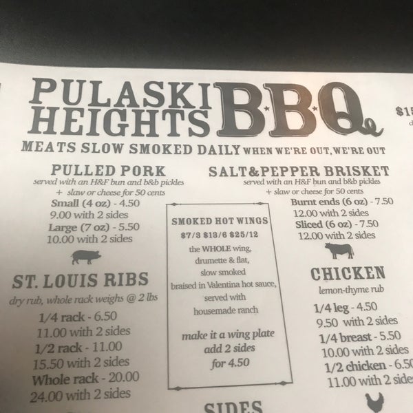 Foto tomada en Pulaski Heights BBQ  por Molly E. el 6/22/2018