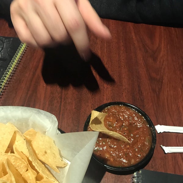 12/16/2018 tarihinde Molly E.ziyaretçi tarafından Tacos &amp; Tequilas Mexican Grill'de çekilen fotoğraf