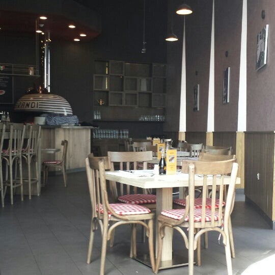 4/19/2014 tarihinde سعود ا.ziyaretçi tarafından Brandi Pizzeria'de çekilen fotoğraf