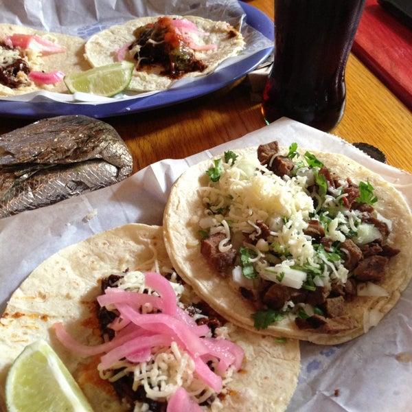 Снимок сделан в Flaco&#39;s Tacos пользователем Amanda Perry 6/22/2013