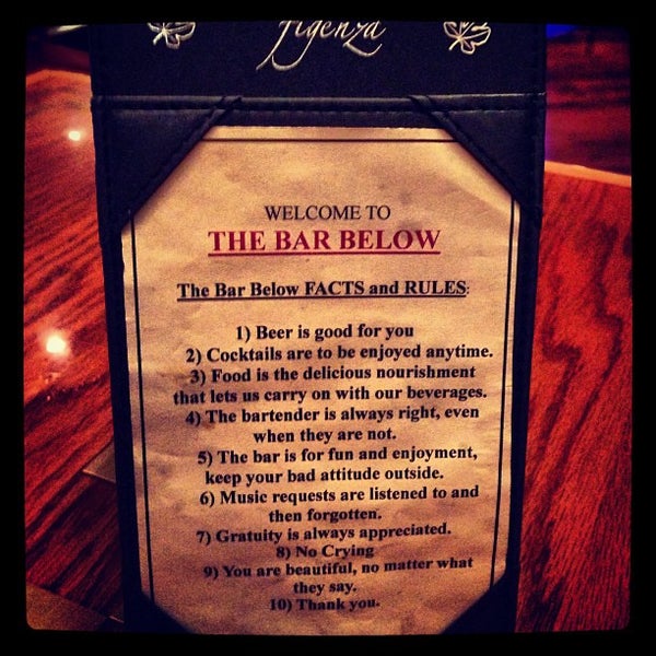 Foto diambil di The Bar Below oleh Drew J. pada 1/5/2013