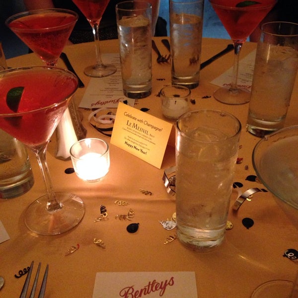 1/1/2014 tarihinde Andis A.ziyaretçi tarafından Bentleys Restaurant'de çekilen fotoğraf