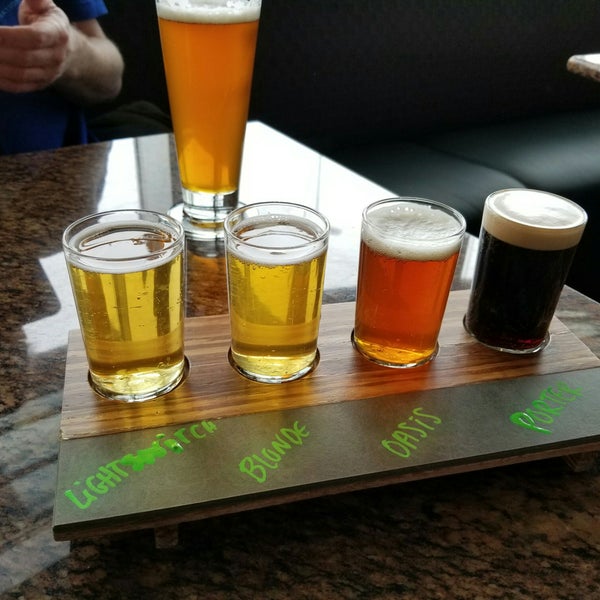 Photo taken at BJ&#39;s Restaurant &amp; Brewhouse by Dave S. on 3/21/2018