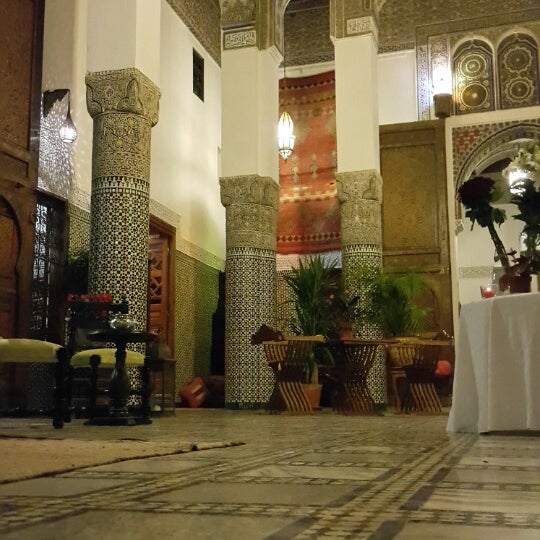 Foto diambil di Palais De Fez Dar Tazi Hotel oleh Nur Banu M. pada 4/22/2015