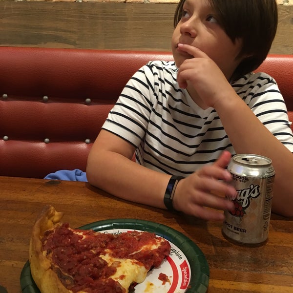5/13/2016にJonathan S.がBartoli&#39;s Pizzeriaで撮った写真