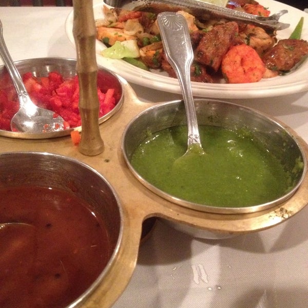 Photo prise au New Taste of India par Becky E. le12/9/2014
