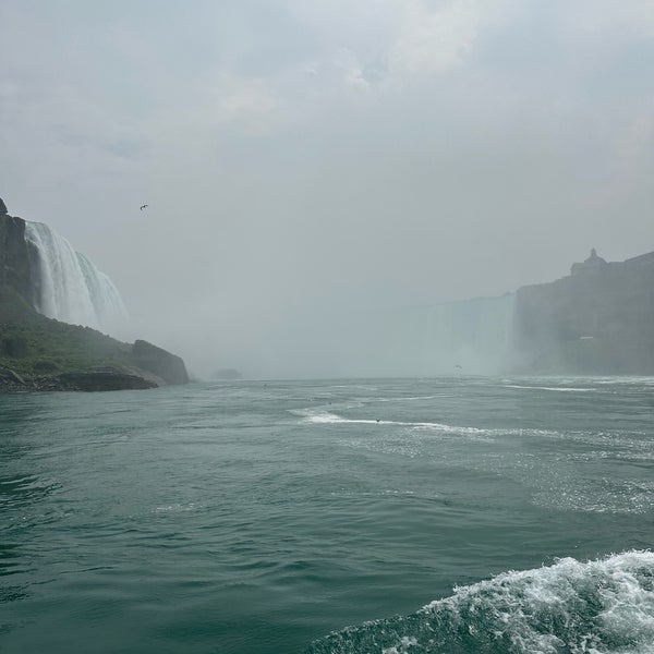Foto diambil di Hornblower Niagara Cruises oleh G 🇺🇸 pada 6/30/2023