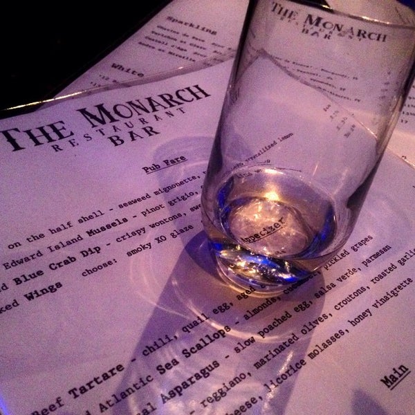 รูปภาพถ่ายที่ The Monarch โดย Leah J. เมื่อ 9/20/2014