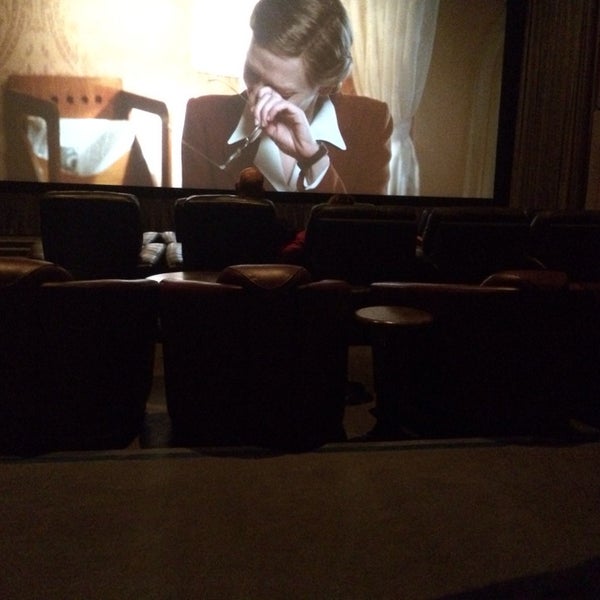 1/27/2014にDov S.がPort Theaterで撮った写真