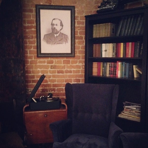 Foto diambil di Coworking &amp; Time Cafe Tsiolkovsky oleh Gleb G. pada 12/1/2013