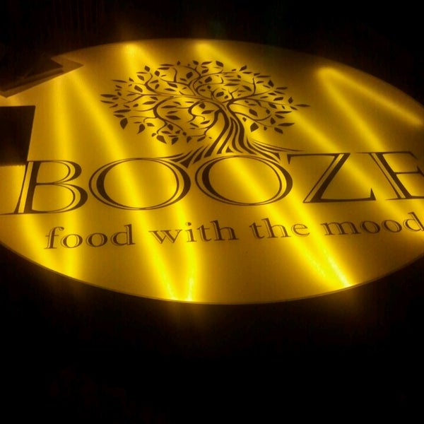 Das Foto wurde bei BOOZE Food with the Mood von paCALL am 11/13/2013 aufgenommen