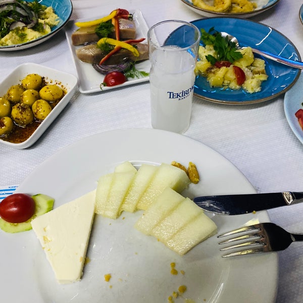 รูปภาพถ่ายที่ Hereke Balık Restaurant โดย Dilek B. เมื่อ 10/18/2020