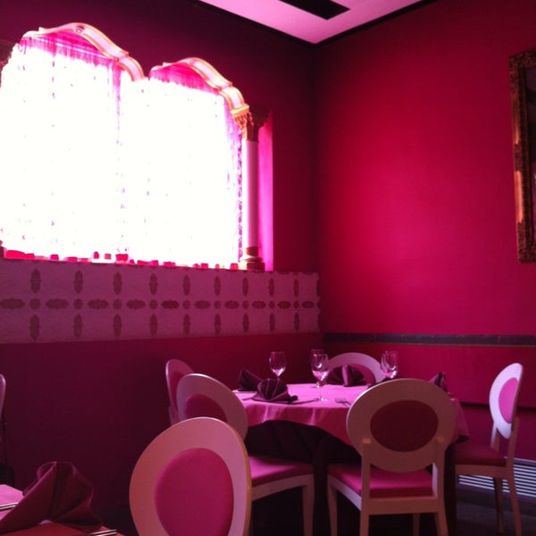 7/16/2013 tarihinde Adriana L.ziyaretçi tarafından Swagat Indian Restaurant'de çekilen fotoğraf