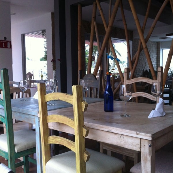 รูปภาพถ่ายที่ ZACCAI Restaurante Bar โดย Adriana L. เมื่อ 11/10/2013