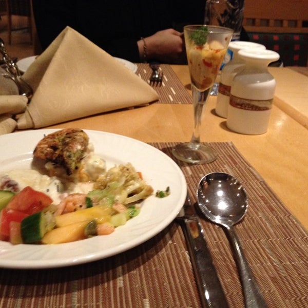 รูปภาพถ่ายที่ Mosaic Mediterranean Restaurant โดย Tuqa .. เมื่อ 2/17/2014