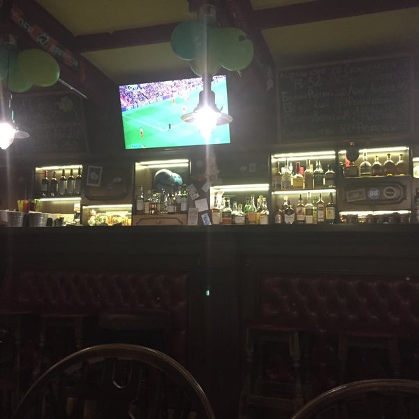 Photo prise au MacNaMara Irish Pub par Nadia S. le5/20/2015