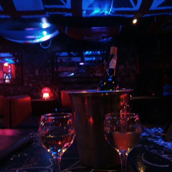 Ялта бар. 50 бар. Бнб бар ялта. Фуд паб залечь на дно. Лиговский 50 бары.