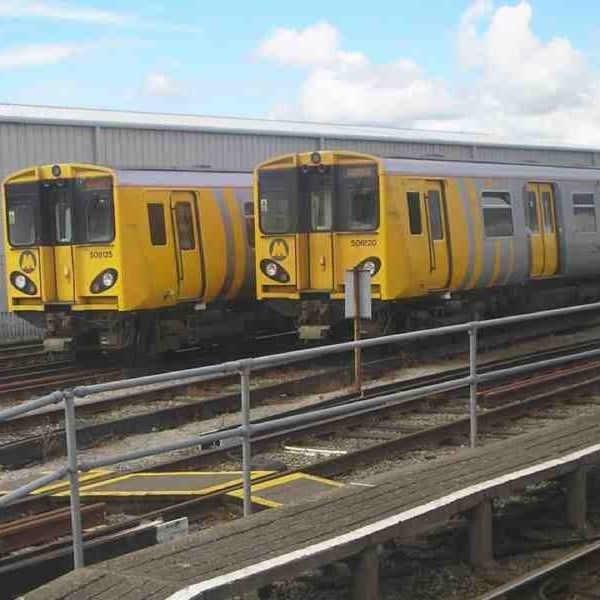 Омси 2 поезда. Train crew. Train crew. Kirkdale view. Омси 2 поезда.