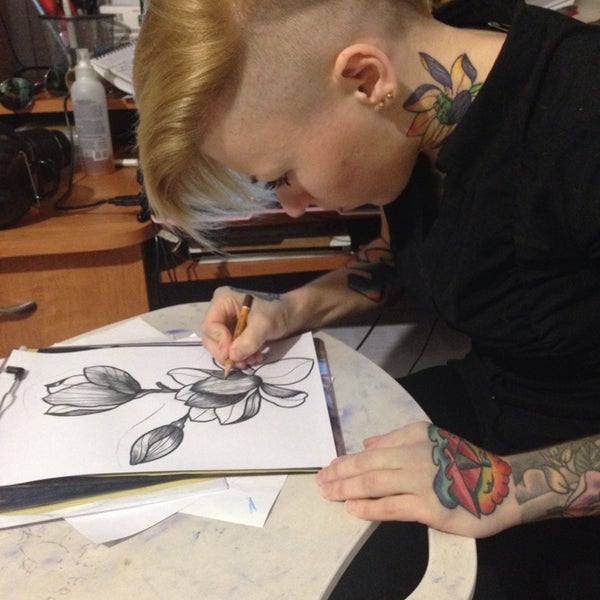 Mari s tattoo. Mari s tattoo. Тату артема графа. Тату эмоции минимализм. Tattoo s šipami.