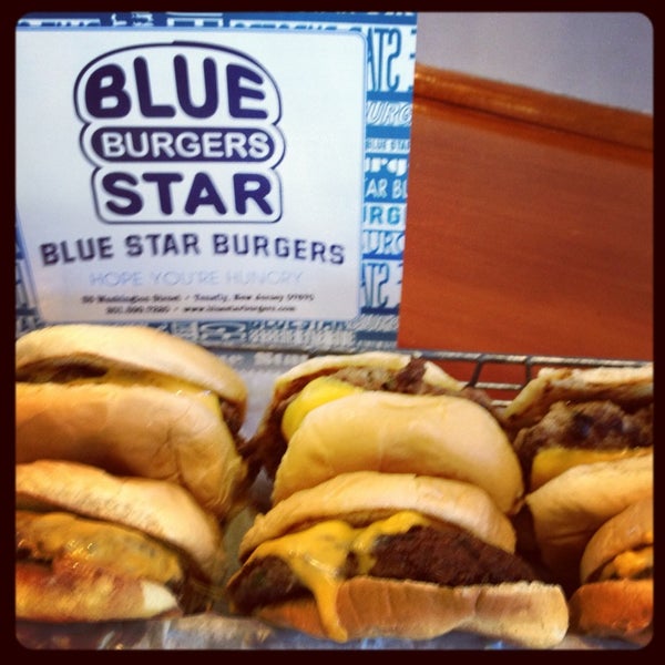 9/23/2013에 Jason G.님이 Blue Star Burgers에서 찍은 사진