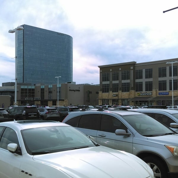 2/18/2019 tarihinde cambizes s.ziyaretçi tarafından The Shops at Park Lane'de çekilen fotoğraf