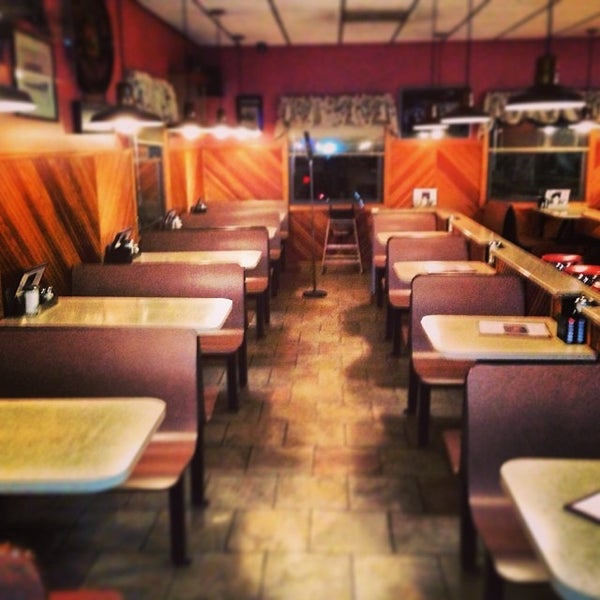 Foto tirada no(a) Saint&#39;s Restaurant &amp; Catering por Saint&#39;s Restaurant em 11/11/2013