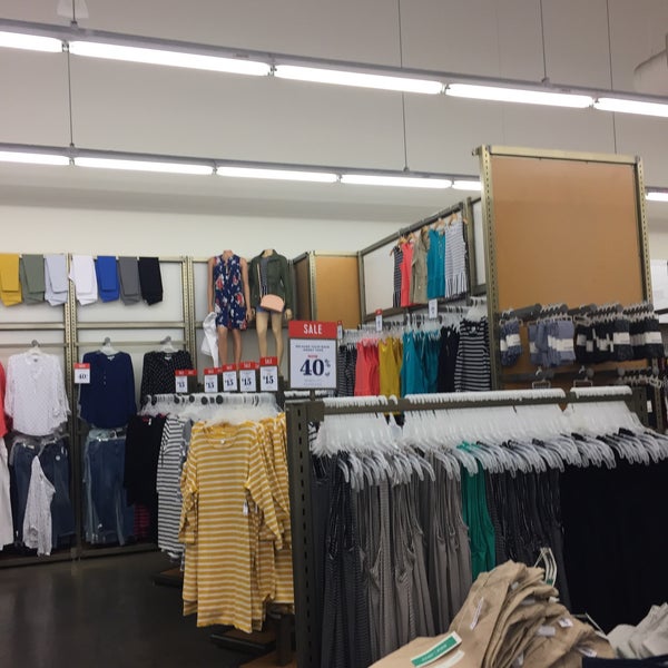 Old Navy - Clothing Store