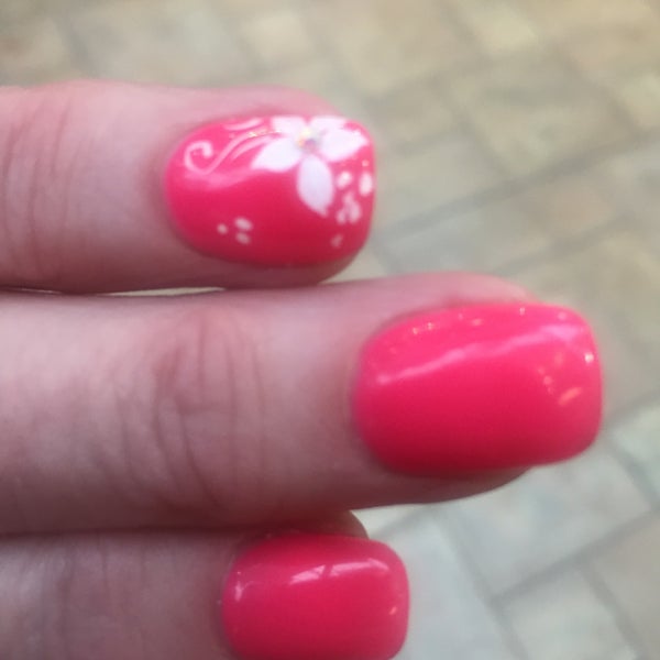 V Nails - West Omaha - Omaha, NE