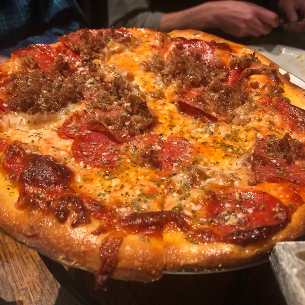 Foto tomada en Patxi&#39;s Pizza  por Jaden G. el 1/20/2019