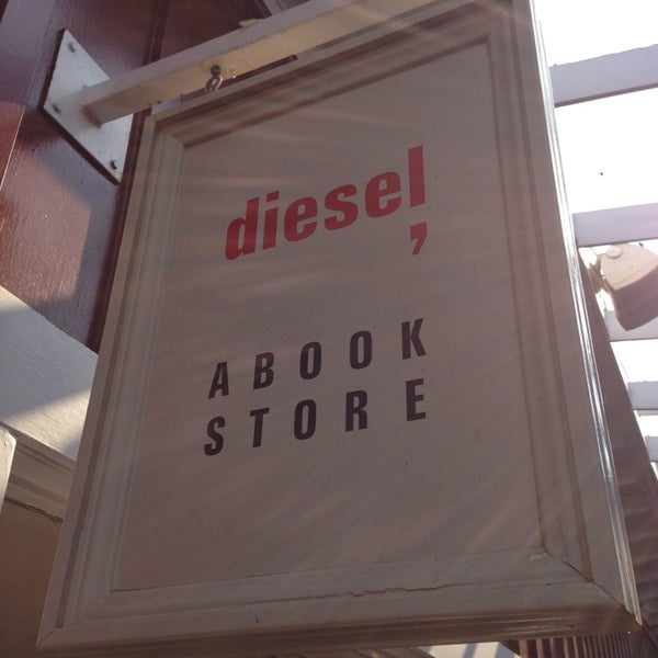 Photo taken at Diesel, A Bookstore by Sara A. on 6/30/2013