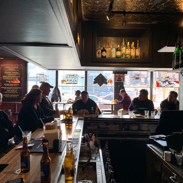 Photo taken at Mortimer&#39;s Bar and Restaurant by Ian C. on 4/3/2019