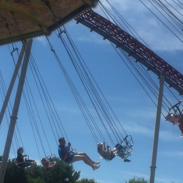 Wave Swinger Cedar Point