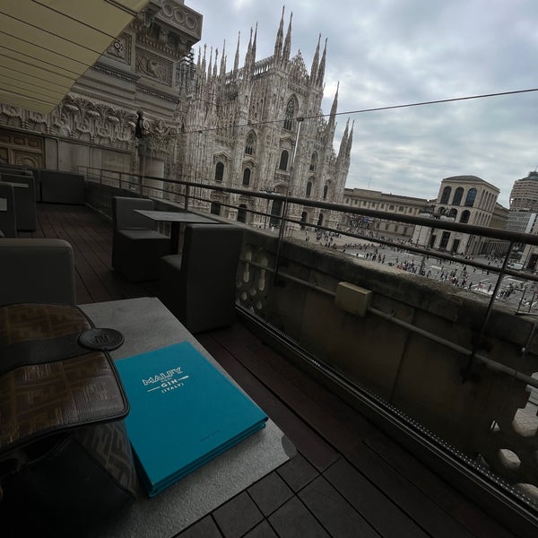 รูปภาพถ่ายที่ Terrazza Duomo 21 โดย Amani. เมื่อ 9/5/2023