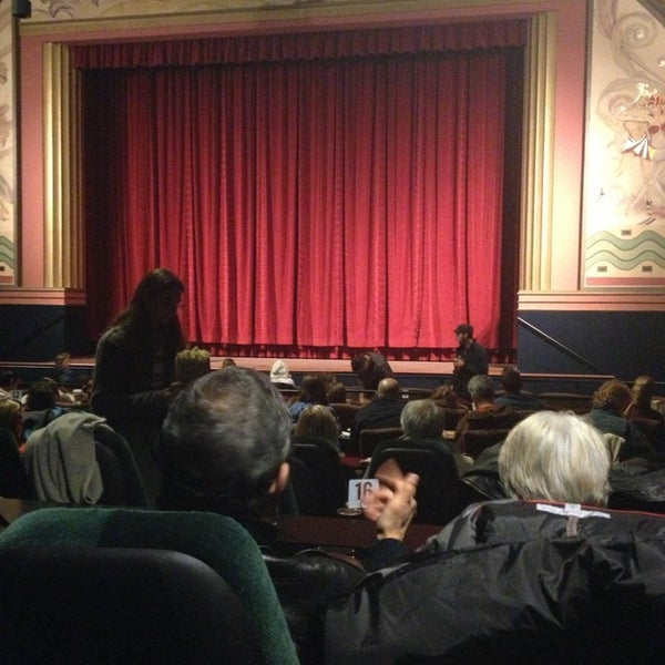Снимок сделан в Rialto Cinemas Cerrito пользователем Nury is S. 12/28/2012