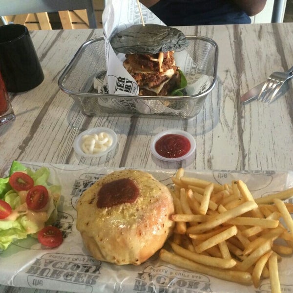 Photo taken at The Burger Factory by Nurulaisah A. on 6/13/2015