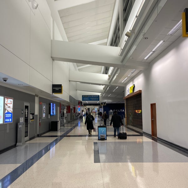 Снимок сделан в Harrisburg International Airport (MDT) пользователем Colin F. 2/21/2022