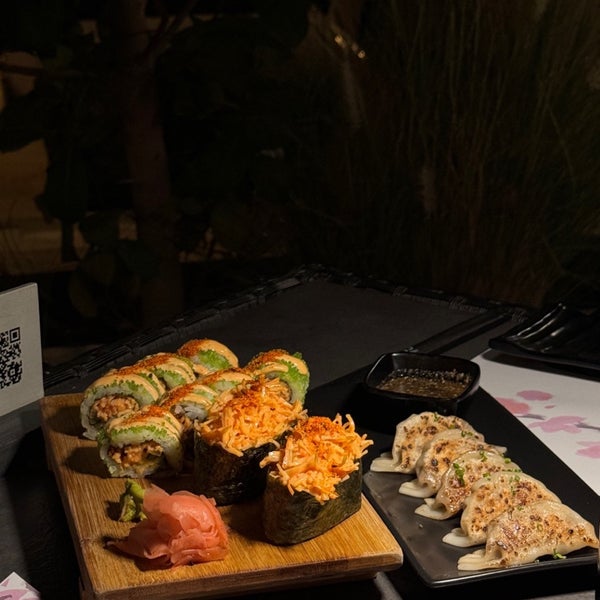 Снимок сделан в Finding Sushi пользователем Nawaf 5/7/2024