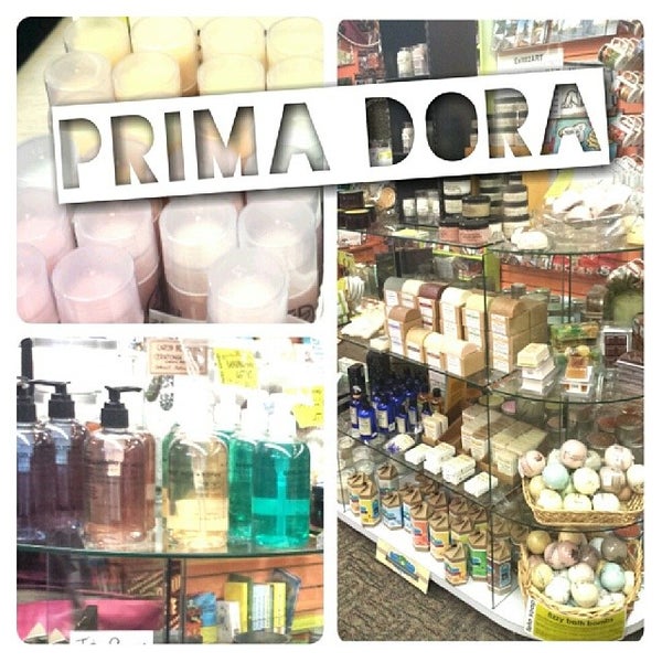 รูปภาพถ่ายที่ Prima Dora โดย Lisa C. เมื่อ 12/24/2013